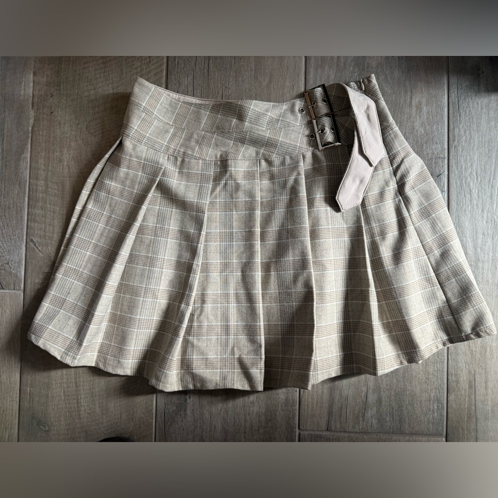 Elegant Beige Plaid Mini Skirt with Belt